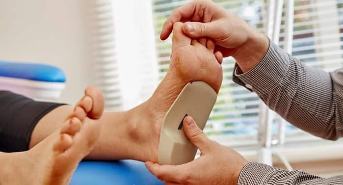 بهترین کفی‌ها برای میخچه و پینه کدامند؟