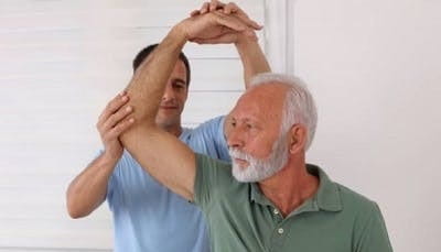 تمرینات دامنه حرکتی فیزیوتراپی برای آسیب طناب نخاعی