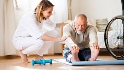 تمرینات کششی فیزیوتراپی برای آسیب طناب نخاعی