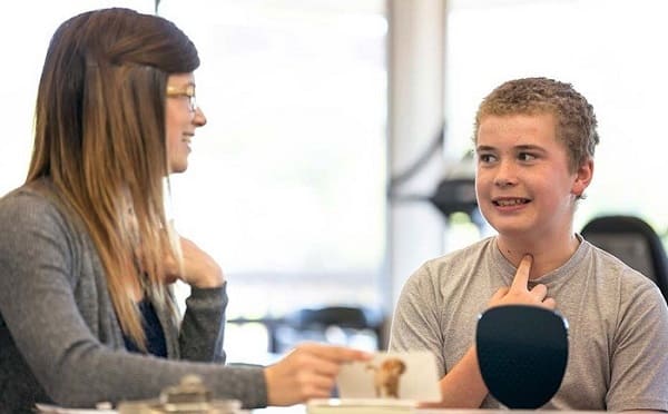 توانبخشی ضایعه نخاعی با گفتار درمانی و زبان درمانی